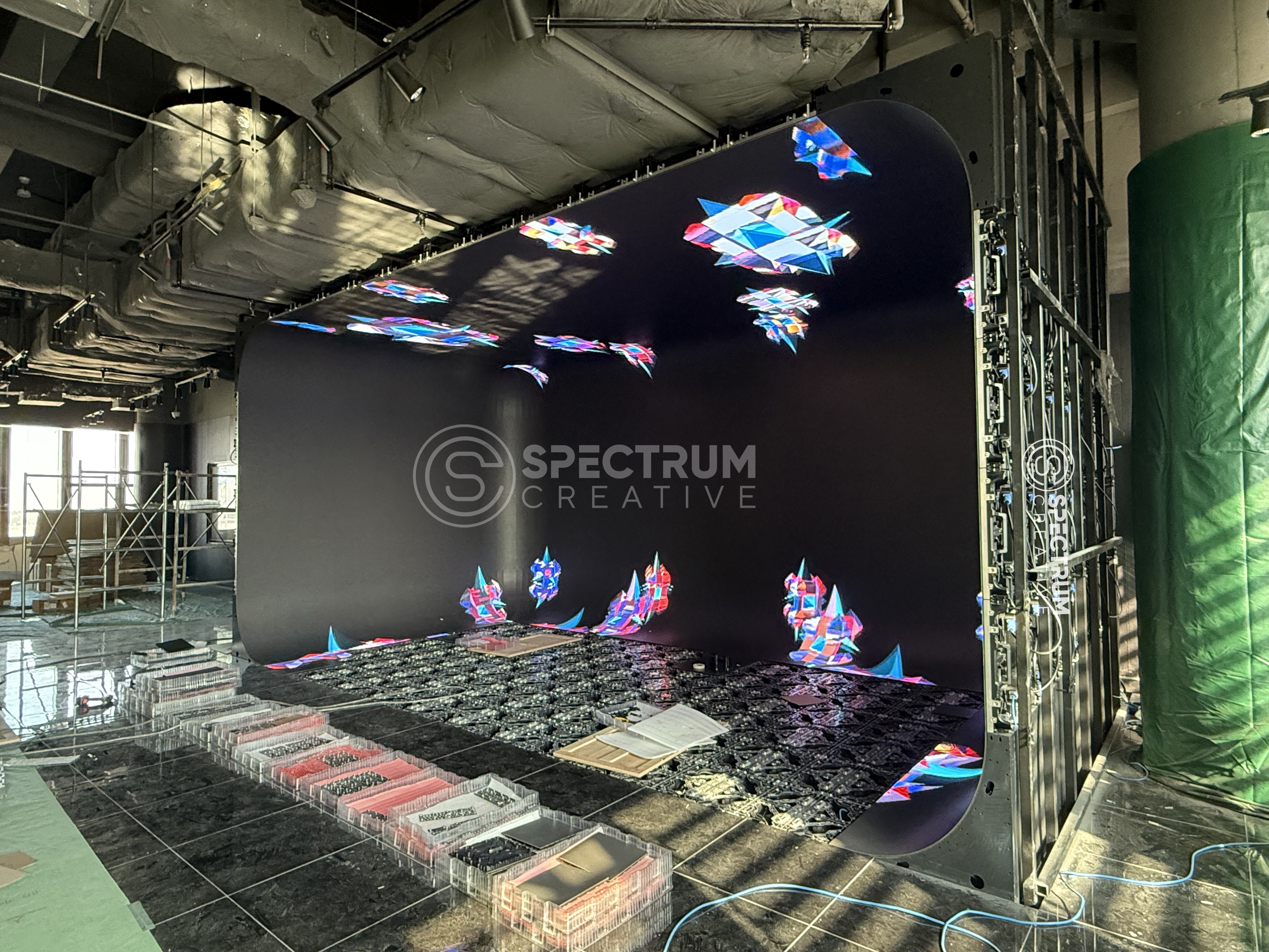 Indoor Five-Sided Immersive Cave LED Display, P1.953 Full-Color LED